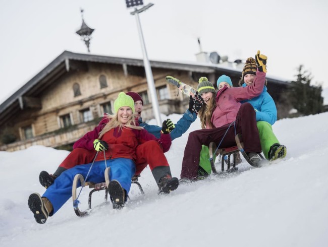 Lustige Rodelpartie beim Sattelbauer in Flachau © Flachau Tourismus